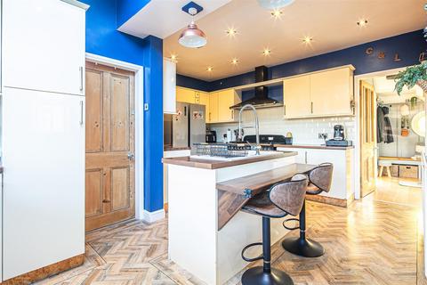 58 Melbourne Road, Stocksbridge, Sheffield, S36 1EF