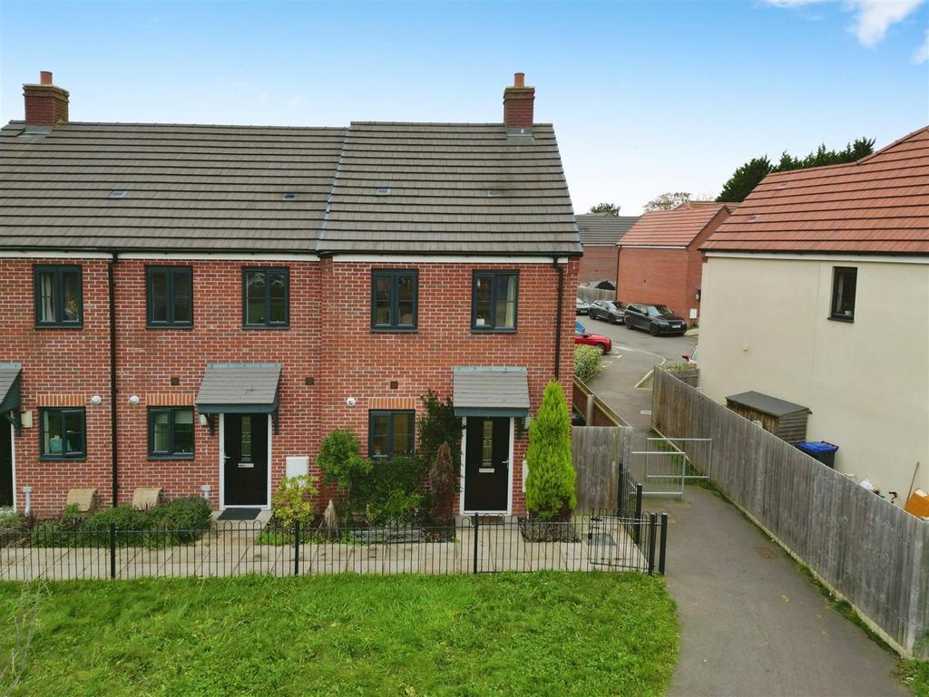 Sydenham Drive, Leamington Spa 2 bed end of terrace house for sale £