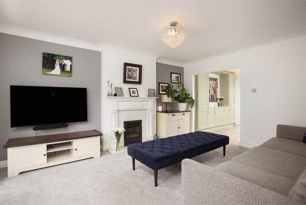Burns Way, Wetherby LS23 3 bed semidetached house for sale £365,000