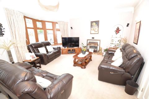 54 Windermere Road, Bradford, BD7 4RH
