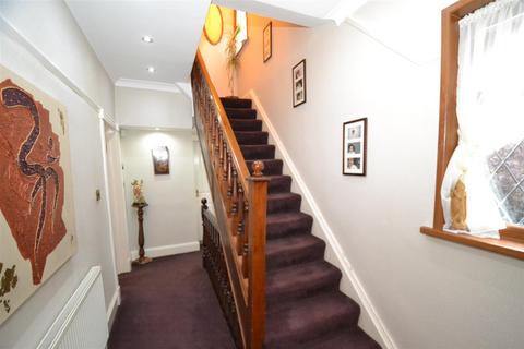 54 Windermere Road, Bradford, BD7 4RH