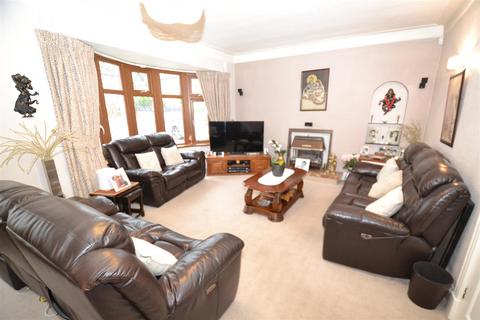 54 Windermere Road, Bradford, BD7 4RH