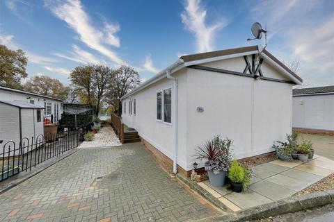 2 bedroom park home for sale, Chalk Hill Lane, Great Blakenham, Ipswich