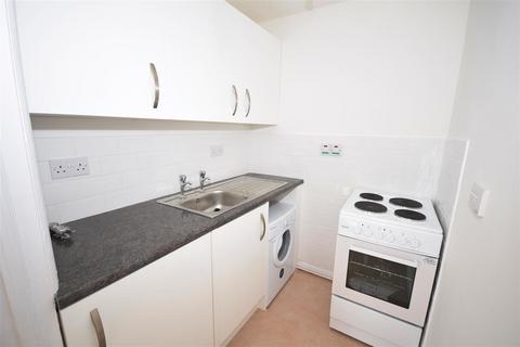 1 bedroom apartment to rent, St Georges Avenue, NN2