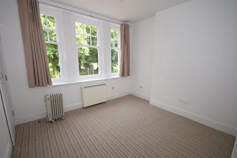 1 bedroom apartment to rent, St Georges Avenue, NN2