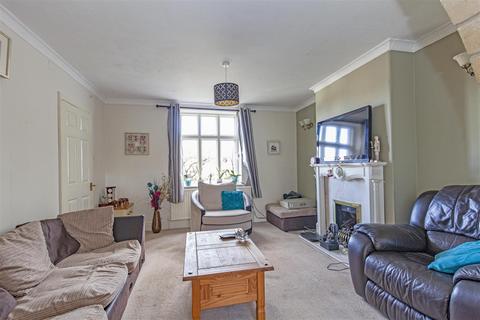 15 Calton View, Bakewell, DE45 1FN