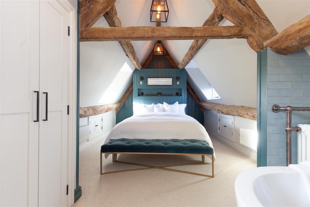 Master Bedroom 1.jpg