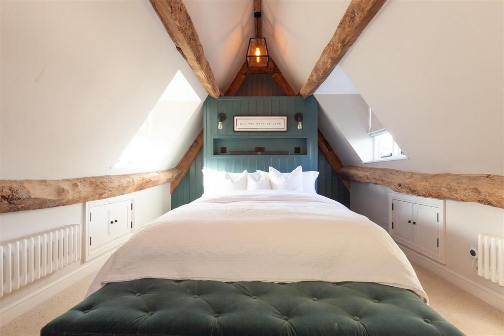 Master Bedroom 2.jpg