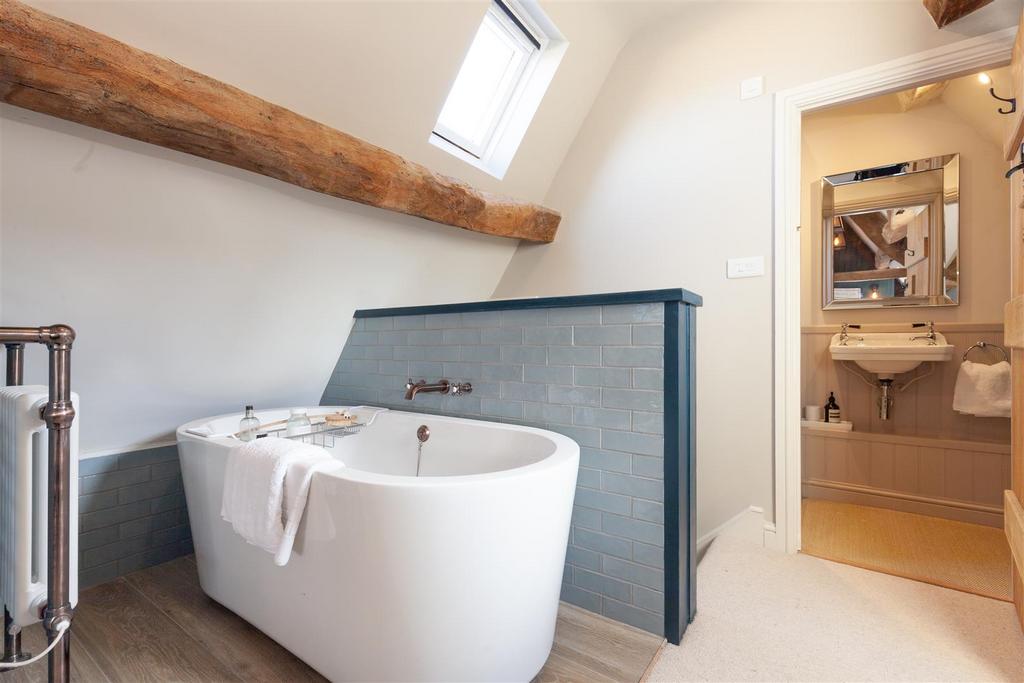 Master Bedroom 5.jpg