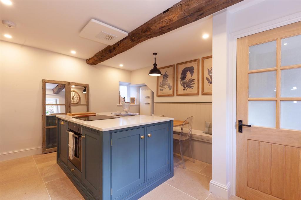 Kitchen - Dining Room 1.jpg