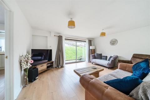 12 Bourchier Close, Bampton, Tiverton, EX16 9AG