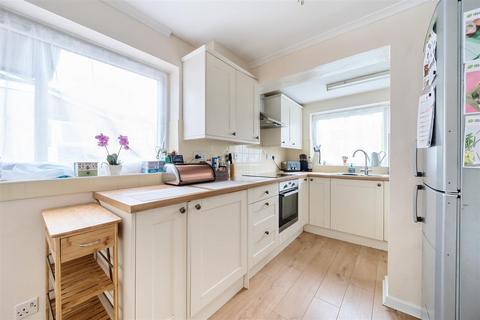 12 Bourchier Close, Bampton, Tiverton, EX16 9AG