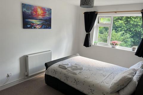 12 Bourchier Close, Bampton, Tiverton, EX16 9AG