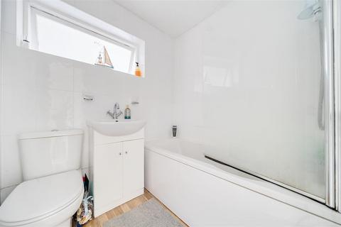 12 Bourchier Close, Bampton, Tiverton, EX16 9AG