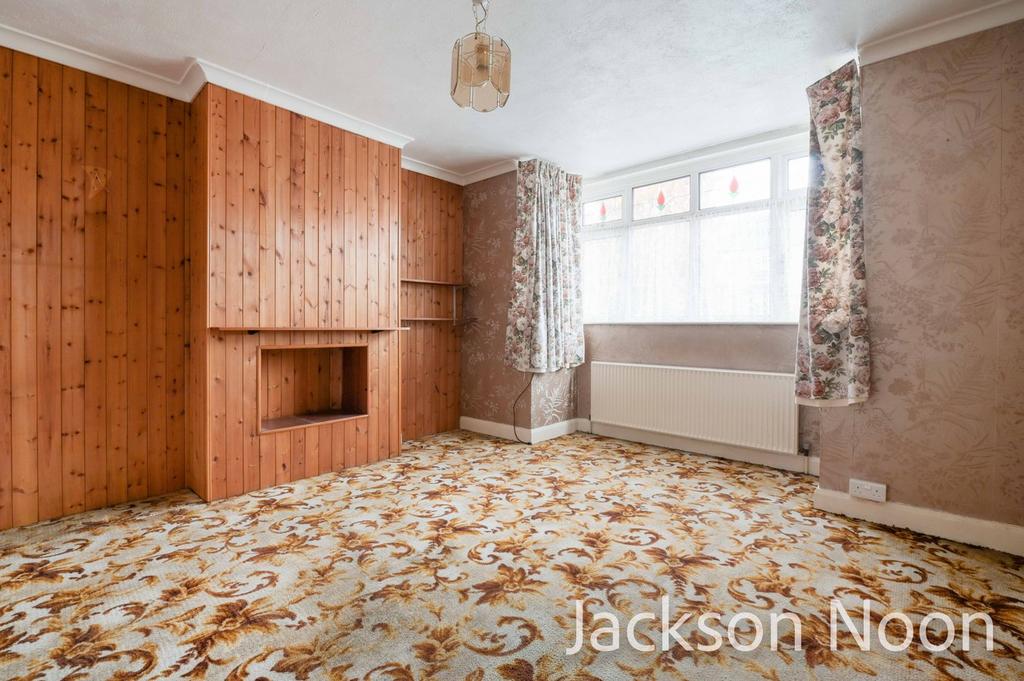 Lower Court Road, Epsom, KT19 3 bed semidetached house for sale £525,000