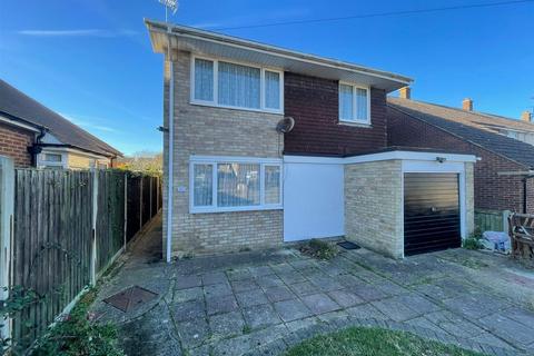 12 Glendale Road, Burnham-on-crouch, CM0 8LY