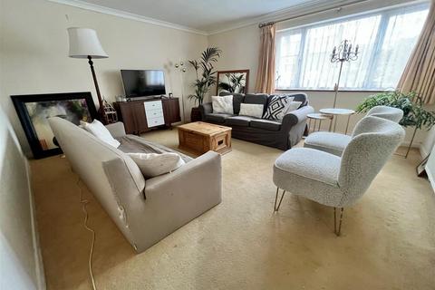 12 Glendale Road, Burnham-on-crouch, CM0 8LY