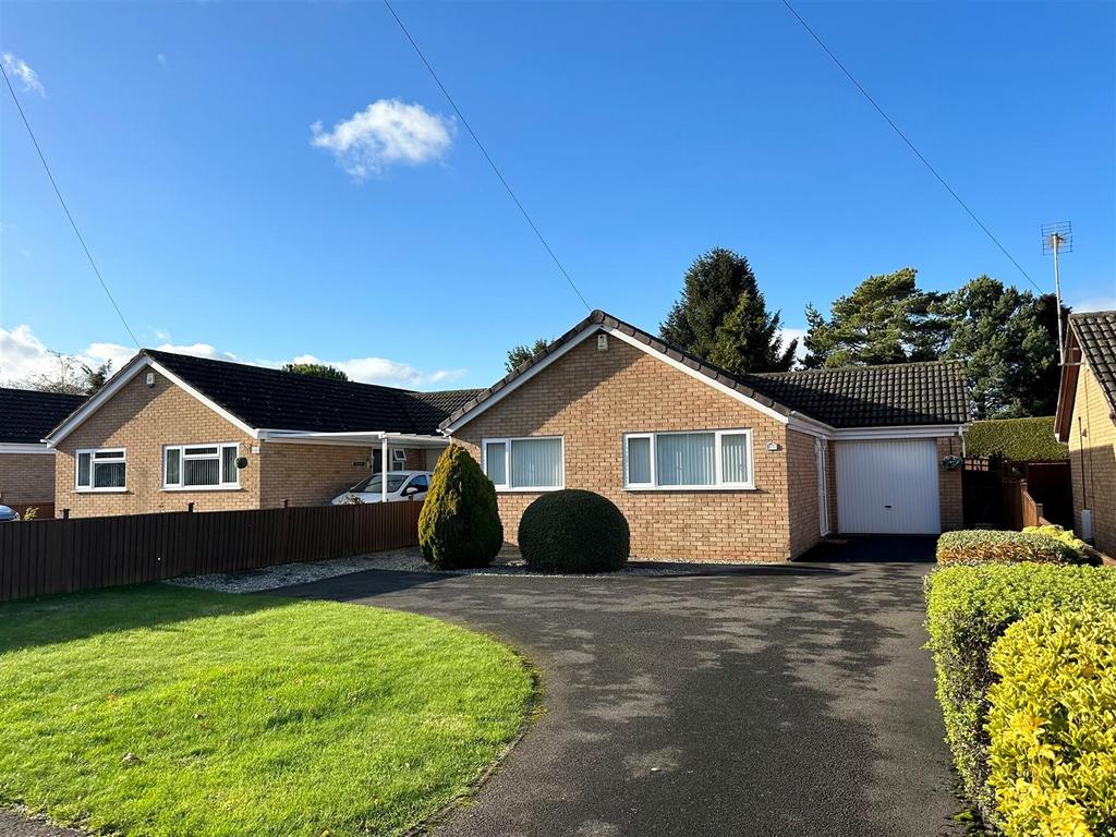 Wheatway, Abbeydale, Gloucester 2 bed detached bungalow for sale £350,000