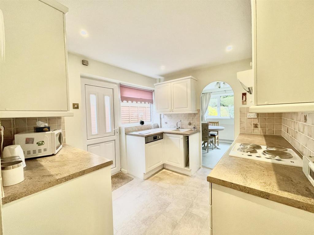 Wheatway, Abbeydale, Gloucester 2 bed detached bungalow for sale £350,000