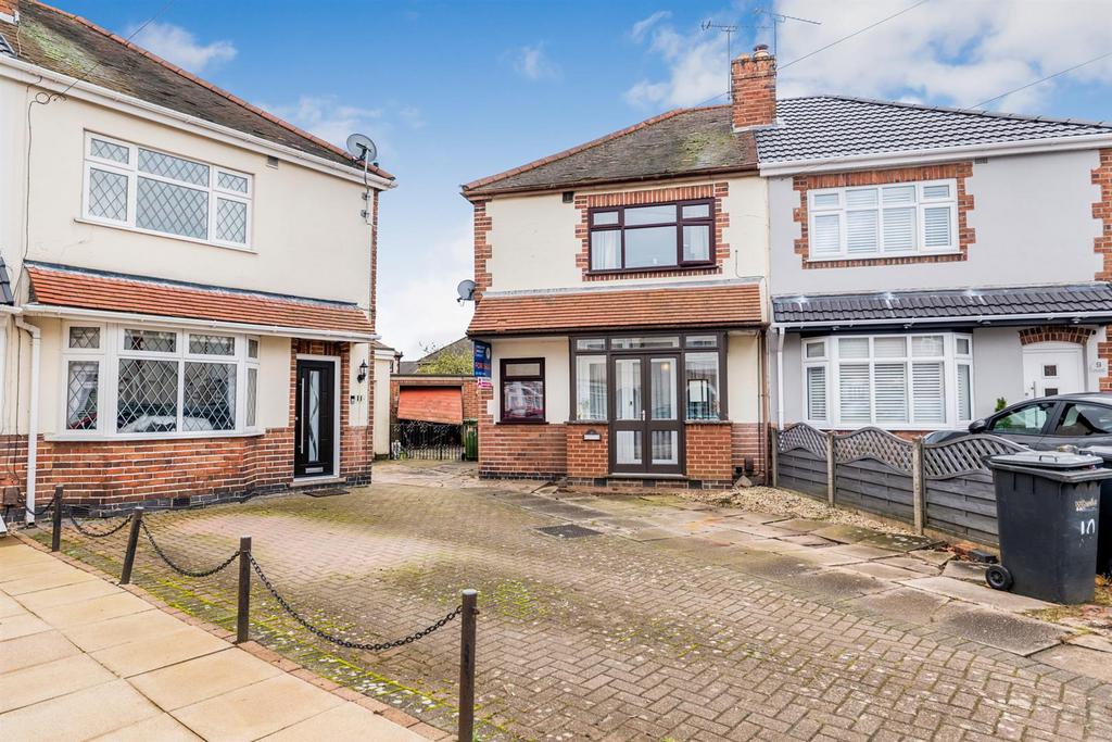 Coxs Close, Nuneaton 3 bed semidetached house for sale £190,000
