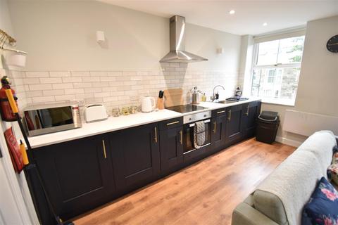 1 bedroom apartment for sale, London Road, Buxton