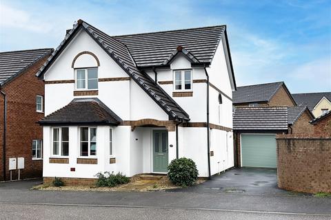 18 Benson Drive, Northam, Bideford, EX39 1UX