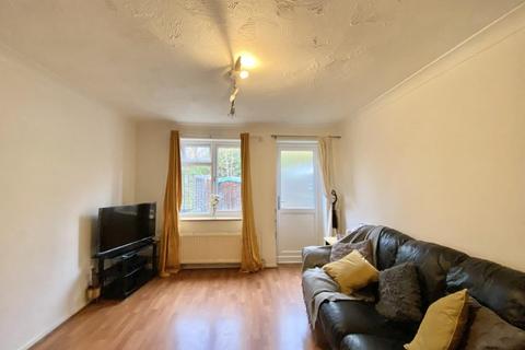 19 Sharpness Close, Hayes, UB4 9SW