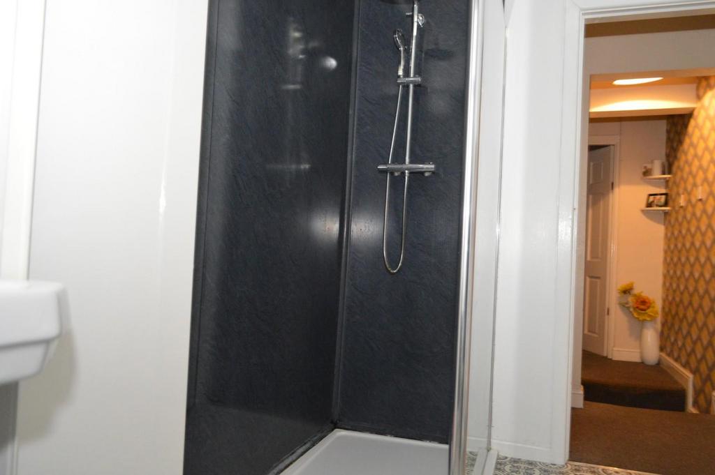 Bathroom.JPG