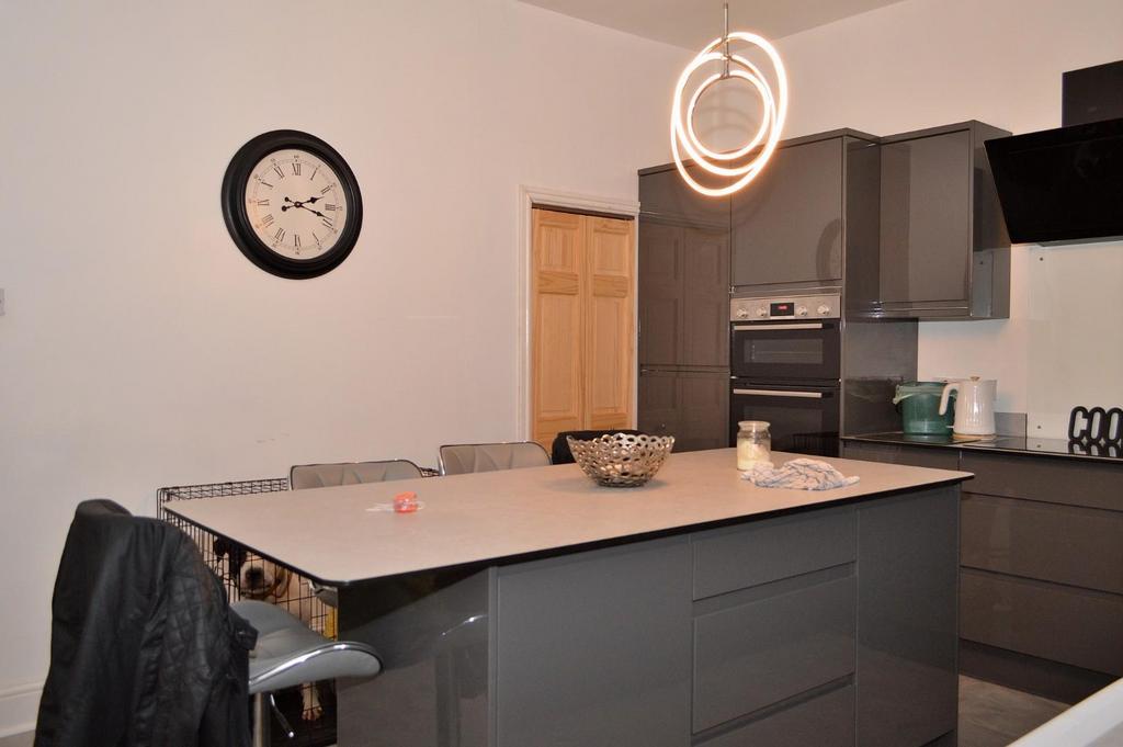 Kitchen..JPG