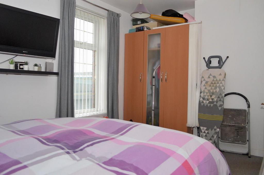 Bed 1..JPG