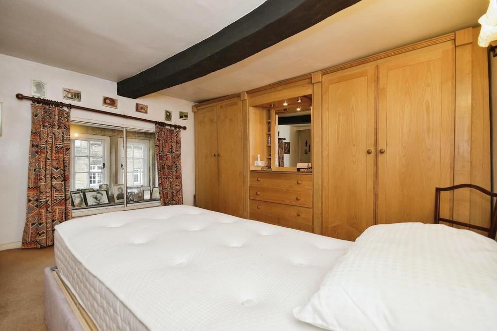 BEDROOM 2 02.jpg