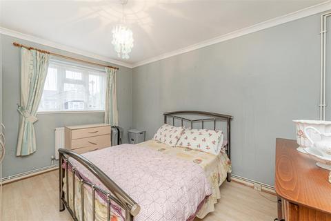 1 bedroom flat for sale - Colegrave Road, London