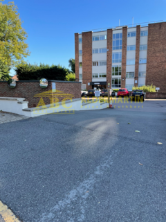 2 bedroom flat for sale - Woodlands, London, NW11