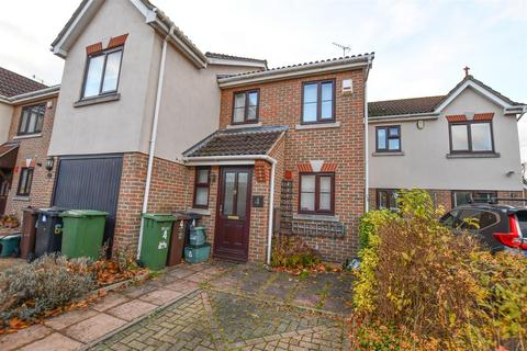 4 Colnbrook Close, London Colney, St Albans, AL2 1BS