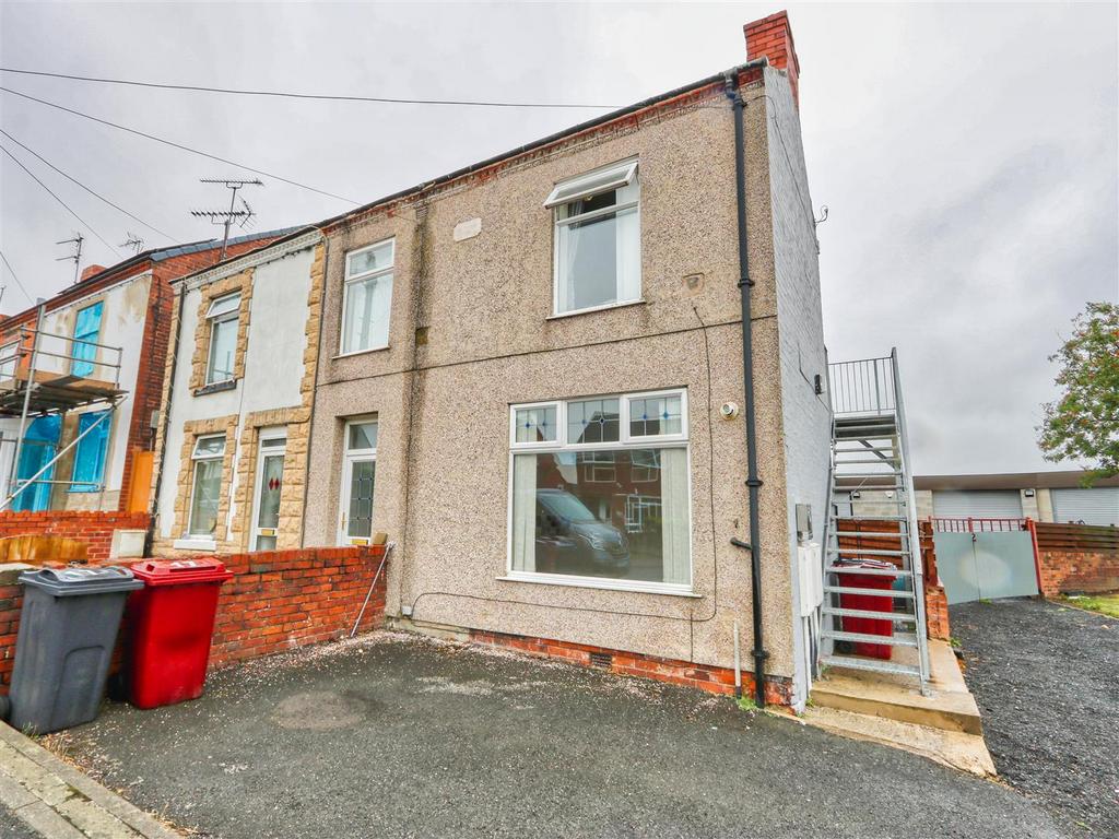 Chesterfield Road, Chesterfield S42 2 bed ground floor flat to rent £