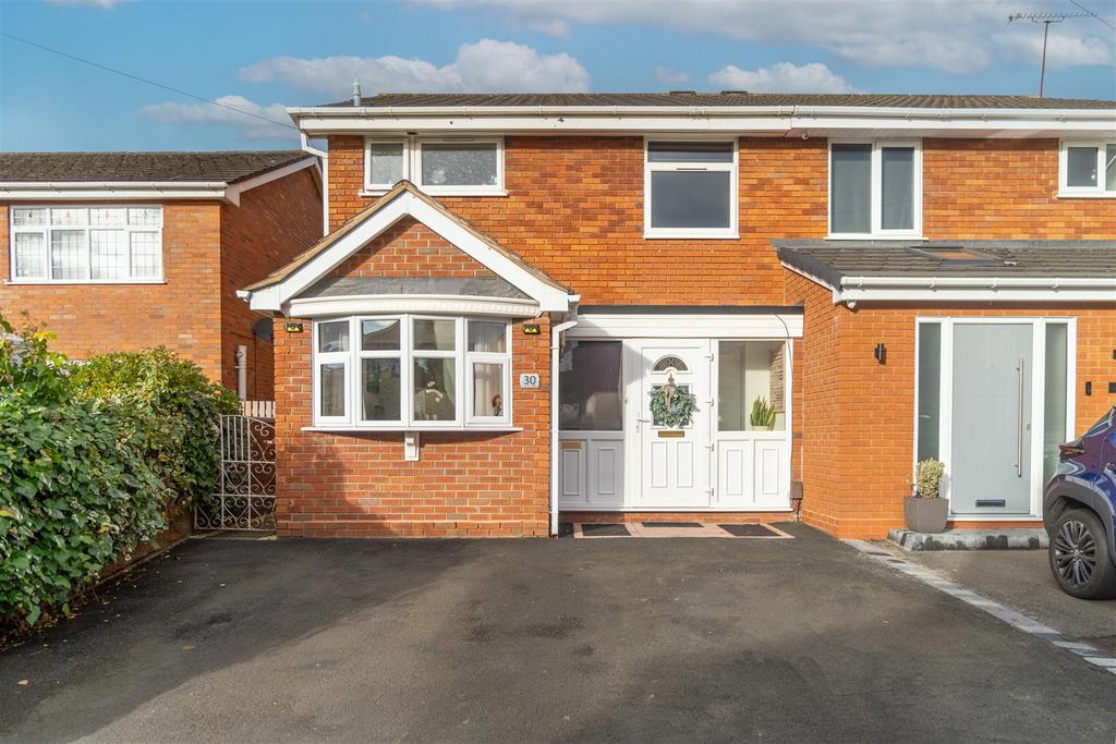 Summer Street, Kingswinford, DY6 9NA 4 bed semidetached house for sale