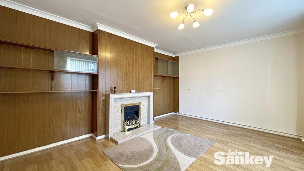 Fir Tree Close, Forest Town, Mansfield 3 bed semidetached house for