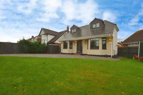 3 bedroom detached bungalow for sale, Anlaby Park Road South, Hull