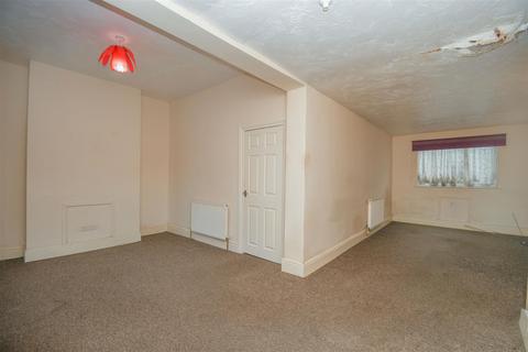 2 bedroom end of terrace house for sale, Cadogan Street, Hull