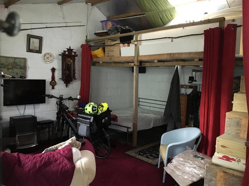 Guest Bedroom/Storage area