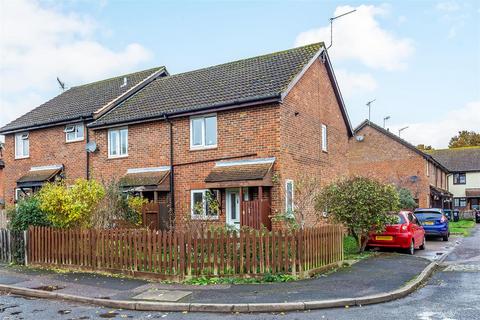 64 Barnfield Way, Oxted, RH8 9QG