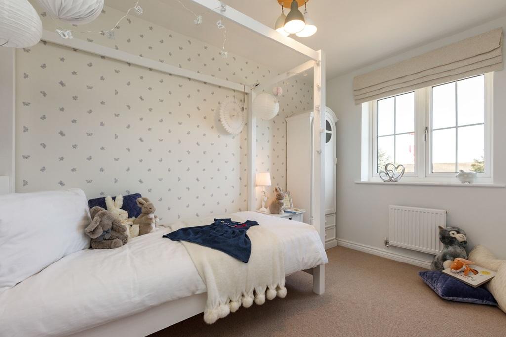 Single bedroom that could be used as a home office