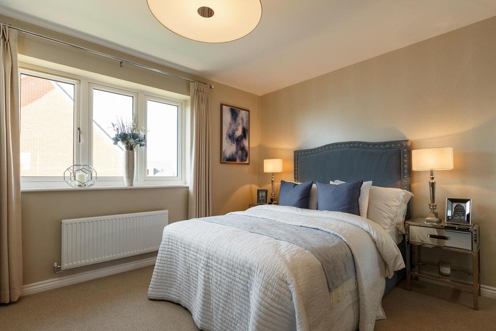 Second double bedroom overlooking the garden