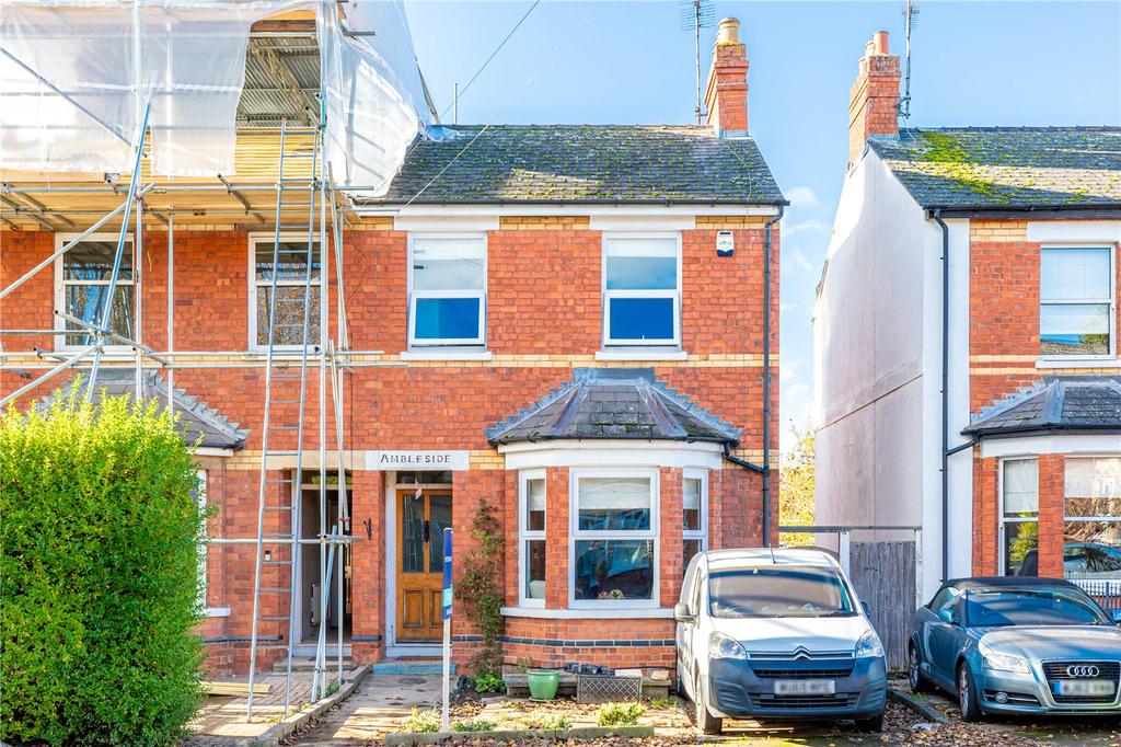 Haywards Road, Cheltenham, Gloucestershire, GL52 4 bed semidetached