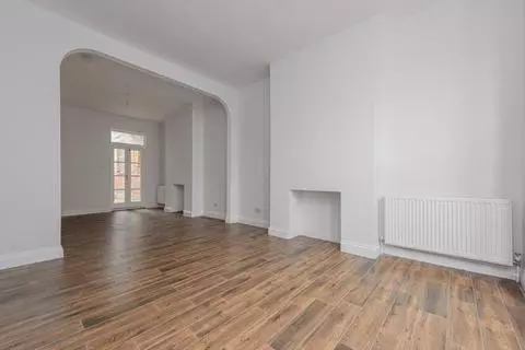 5 bedroom terraced house to rent – pohled 2