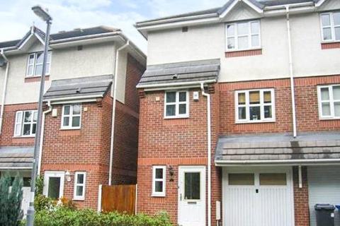 4 bedroom semi-detached house to rent, Butterstile Close, Manchester M25