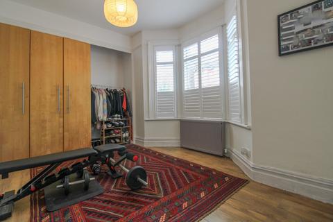 18 Addiscombe Court Road, Croydon, CR0 6TQ