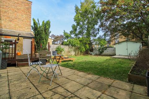 18 Addiscombe Court Road, Croydon, CR0 6TQ