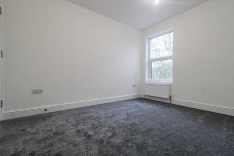 3 bedroom semi-detached house to rent, Freemasons Road, Croydon, CR0