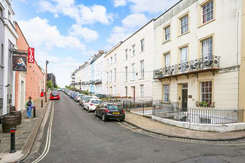 Southleigh Road - 2 bedroom flat for sale